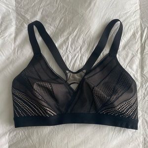 Lululemon sport bra